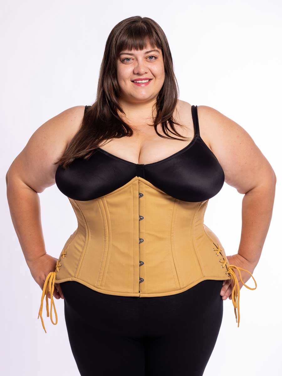 How To Wear The Corset Belt Trend, Plus Size Style  Plus size corset,  Corset belt outfit, Plus size underbust corset