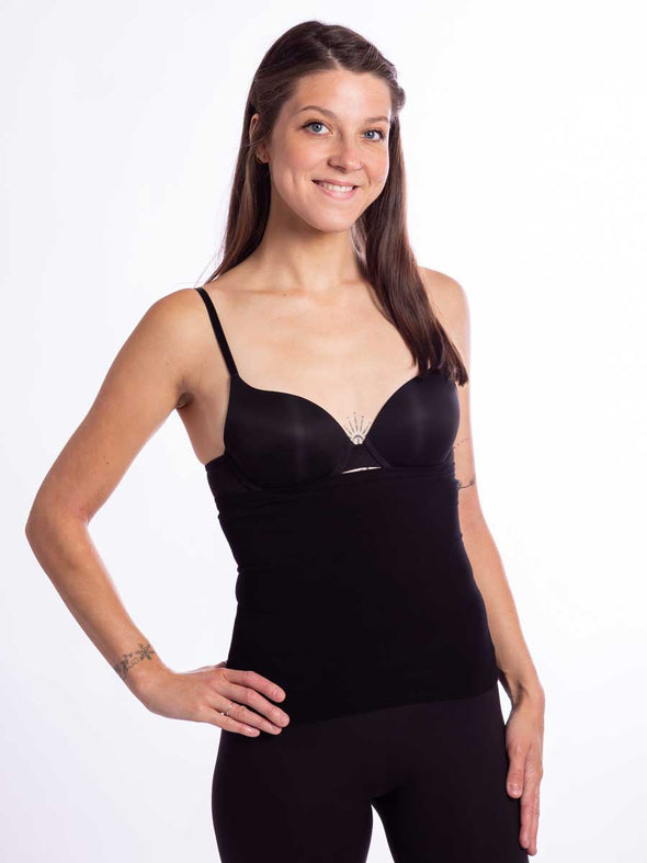  Front view of a model wearing a black bamboo liner front view